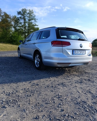 Volkswagen Passat cena 55555 przebieg: 195000, rok produkcji 2015 z Lubin małe 254